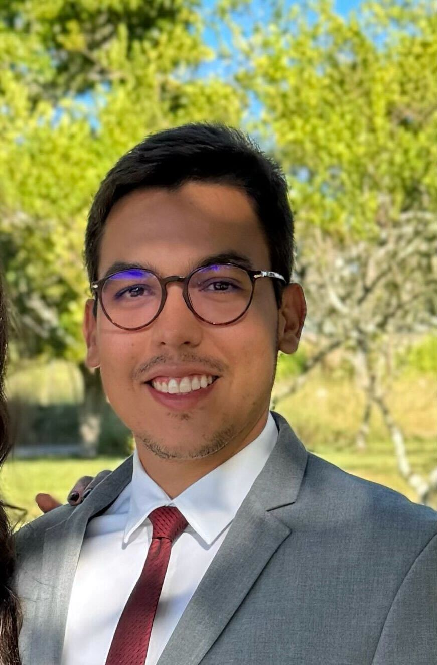 Dr. Lucas Rodrigues