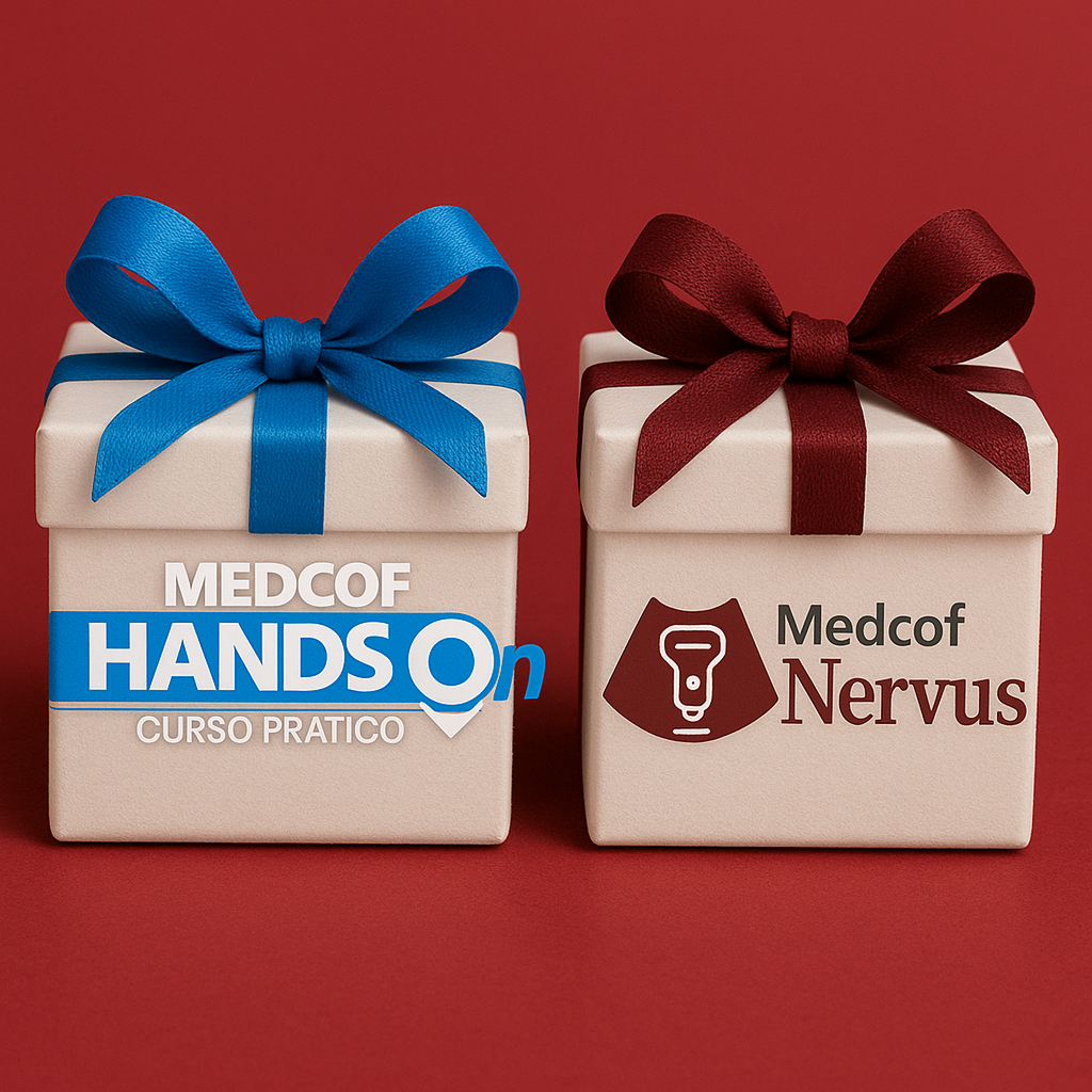 Profissional médico com equipamento de ultrassom